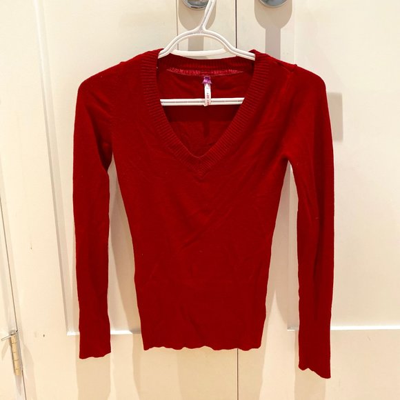 Cranberry Red V-Neck Sweater Smart Set - Picture 5 of 7
